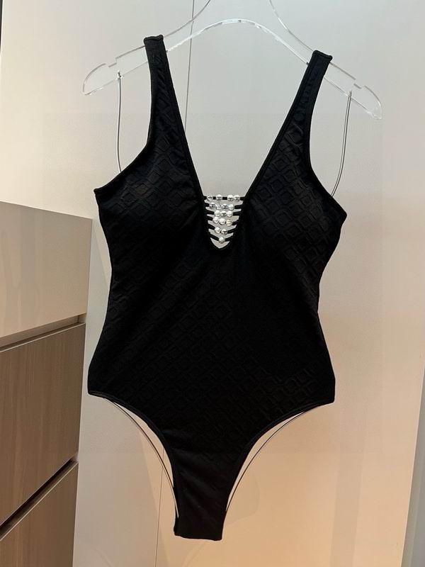 Chanel S-XL 72