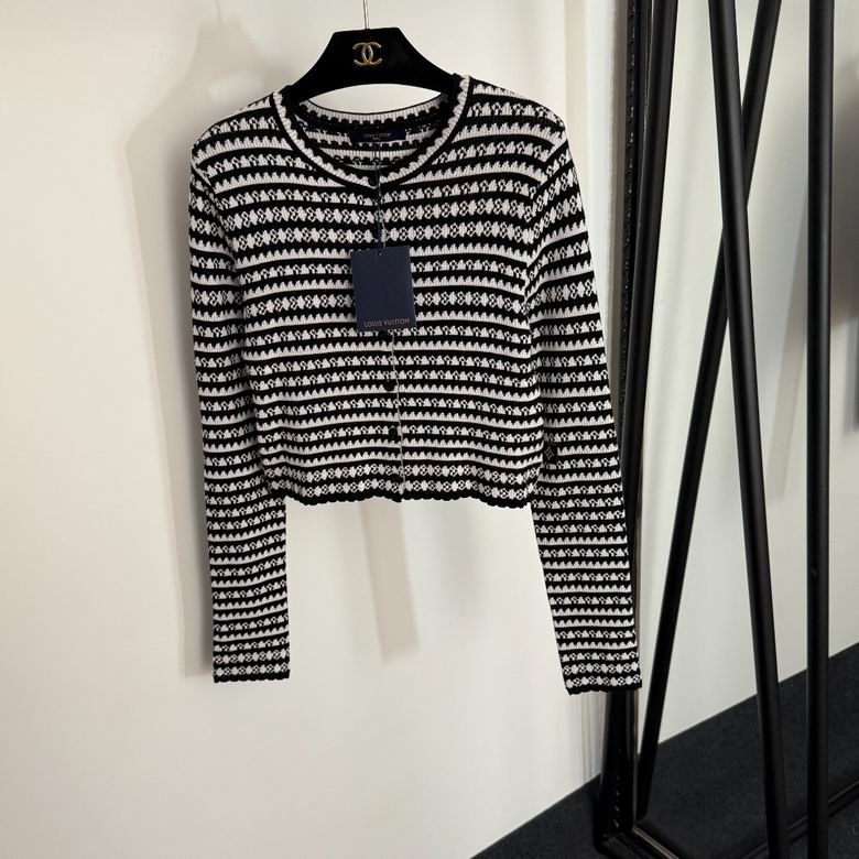 LV Uniform 63