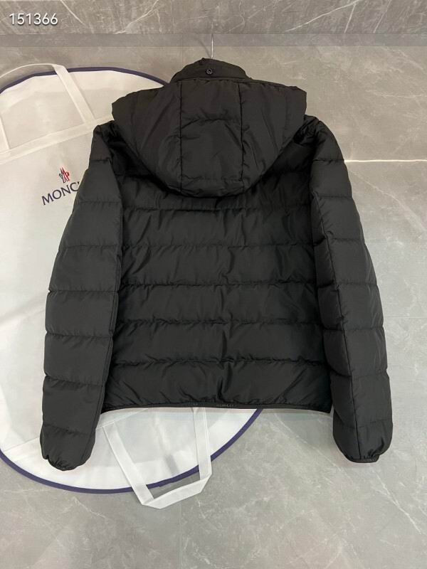 Moncler sz1-5 26yr249