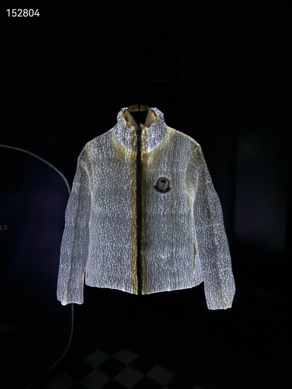 Moncler sz0-3 26yr305