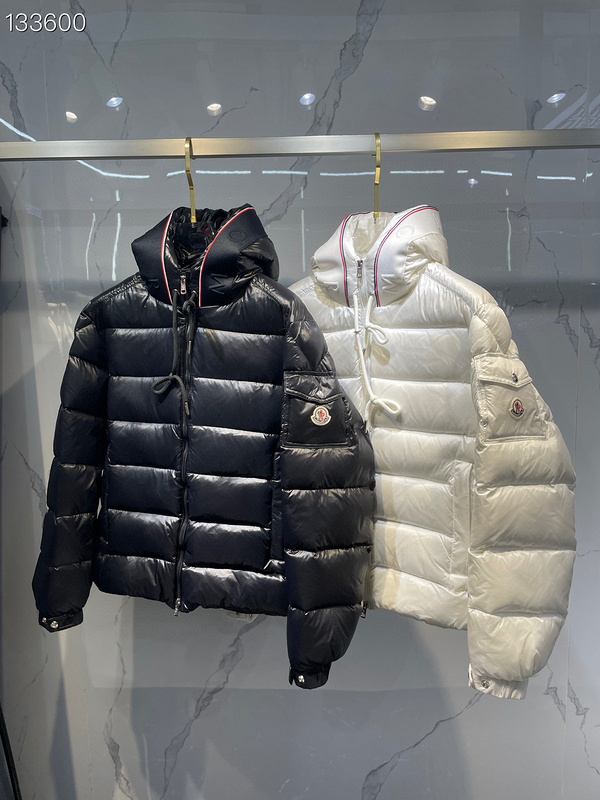Moncler sz1-5 26yr43