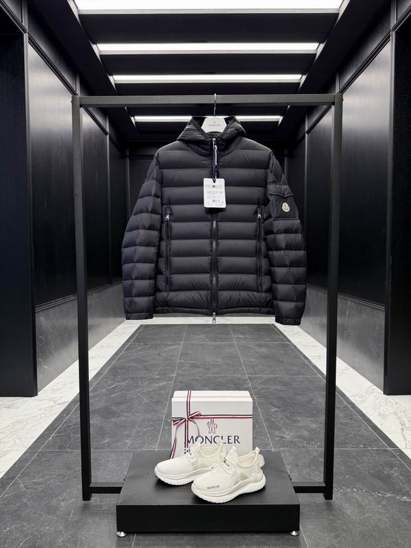 Moncler sz1-5 attr332