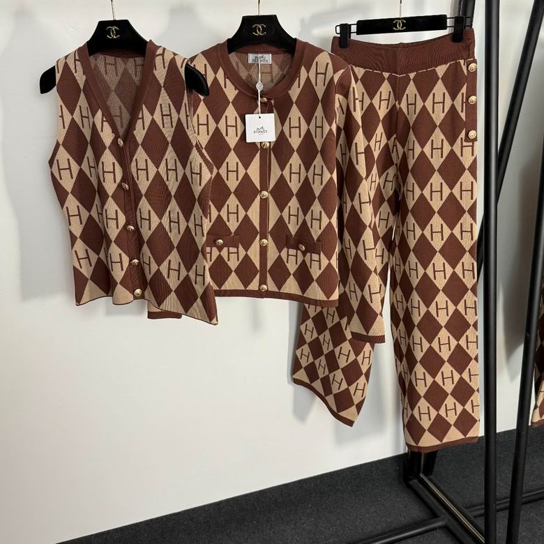 Hermes Uniform 10